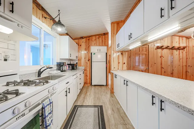 $474,000 | 707 Kingston Boulevard, McHenry, IL 60050