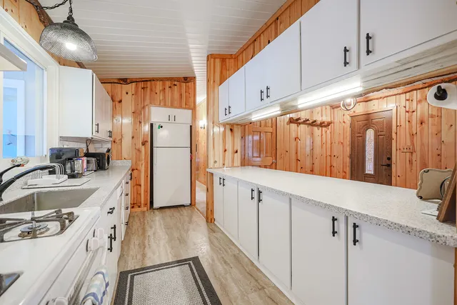 $474,000 | 707 Kingston Boulevard, McHenry, IL 60050