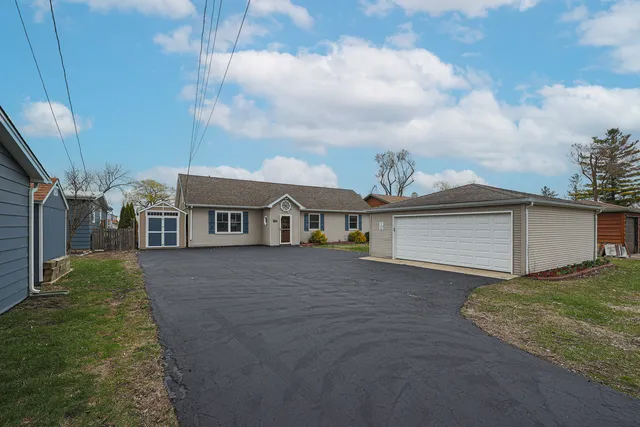 $474,000 | 707 Kingston Boulevard, McHenry, IL 60050