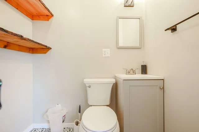 $474,000 | 707 Kingston Boulevard, McHenry, IL 60050