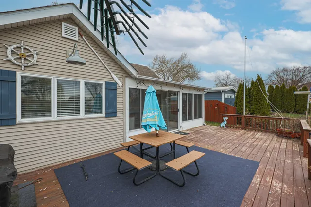 $474,000 | 707 Kingston Boulevard, McHenry, IL 60050