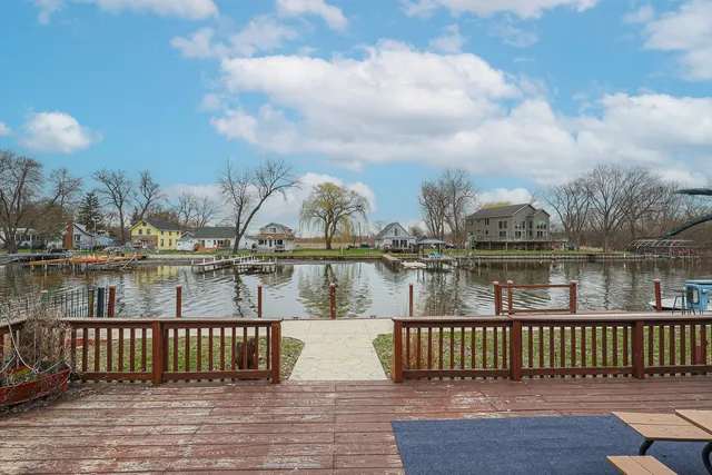 $474,000 | 707 Kingston Boulevard, McHenry, IL 60050