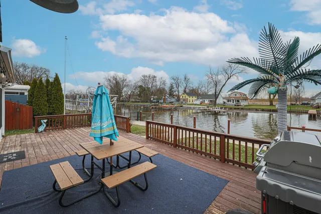 $474,000 | 707 Kingston Boulevard, McHenry, IL 60050