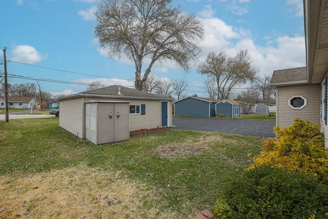 $474,000 | 707 Kingston Boulevard, McHenry, IL 60050