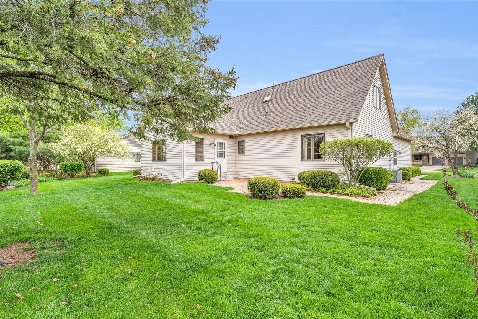 2506 Applewood Road Champaign, IL 61822 - Photo 3 of 36 Gallery Image 3