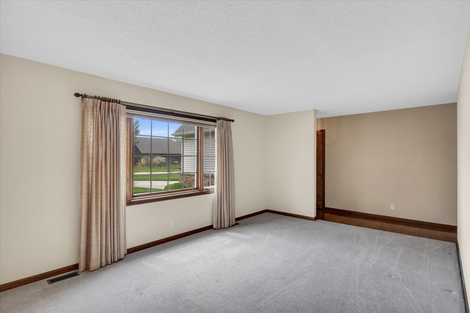 2506 Applewood Road Champaign, IL 61822 - Photo 6 of 36 Gallery Image 6