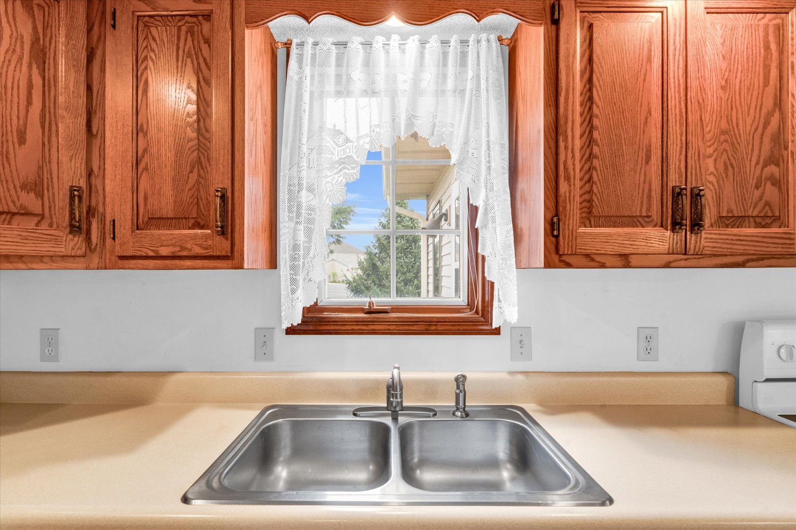 2506 Applewood Road Champaign, IL 61822 - Photo 9 of 36 Gallery Image 9