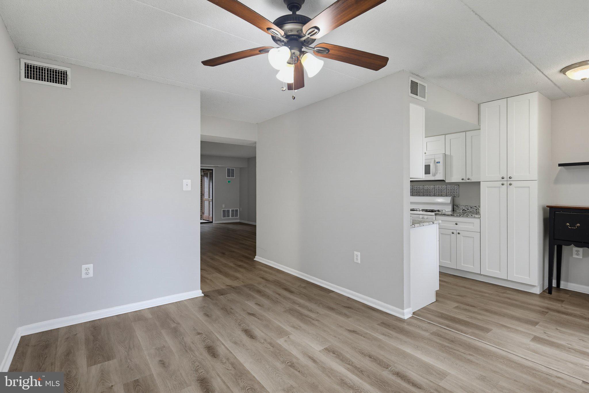 5247 West Running Brook Road, Unit 101 Columbia, MD 21044 - Photo 14 of 36 Gallery Image 14