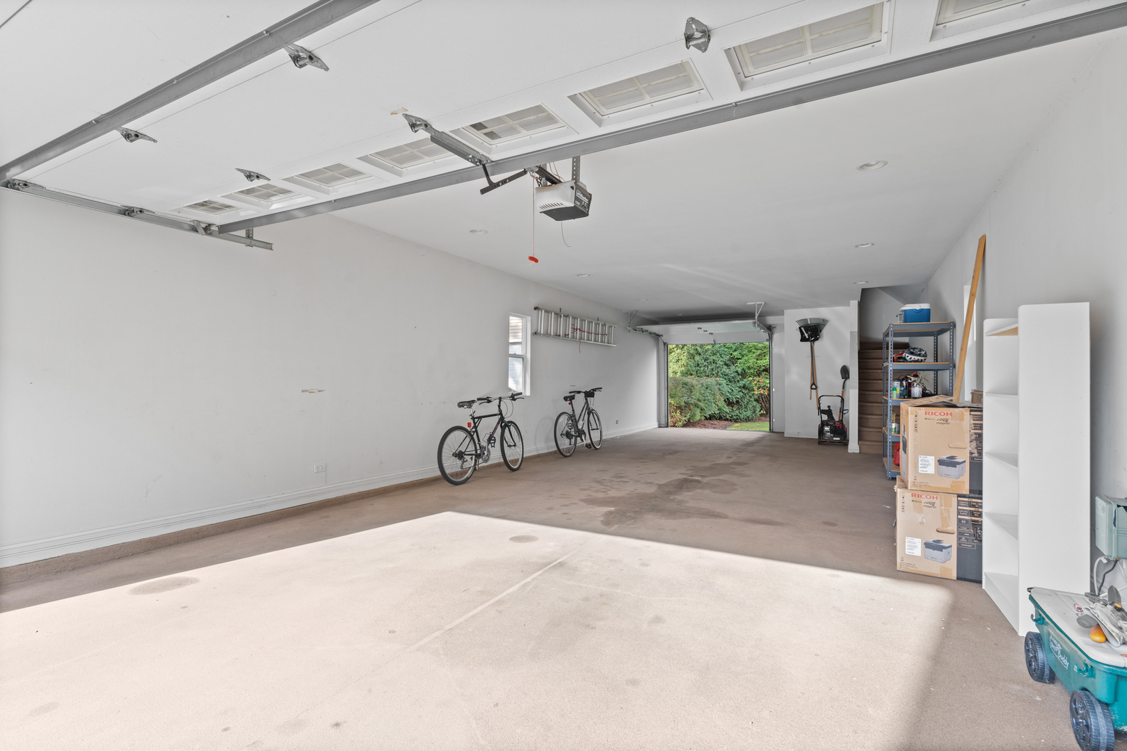 424 Willow Street Itasca, IL 60143 - Photo 28 of 47 a view of a livingroom with furniture and a window