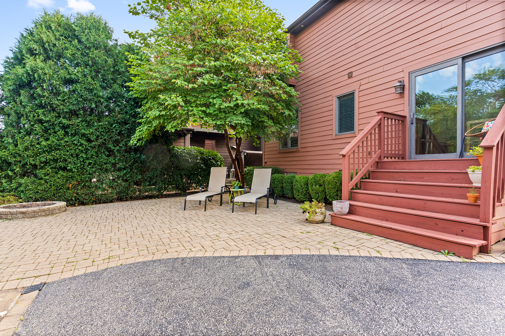 424 Willow Street Itasca, IL 60143 - Photo 31 of 47 a view of house with outdoor space and porch area