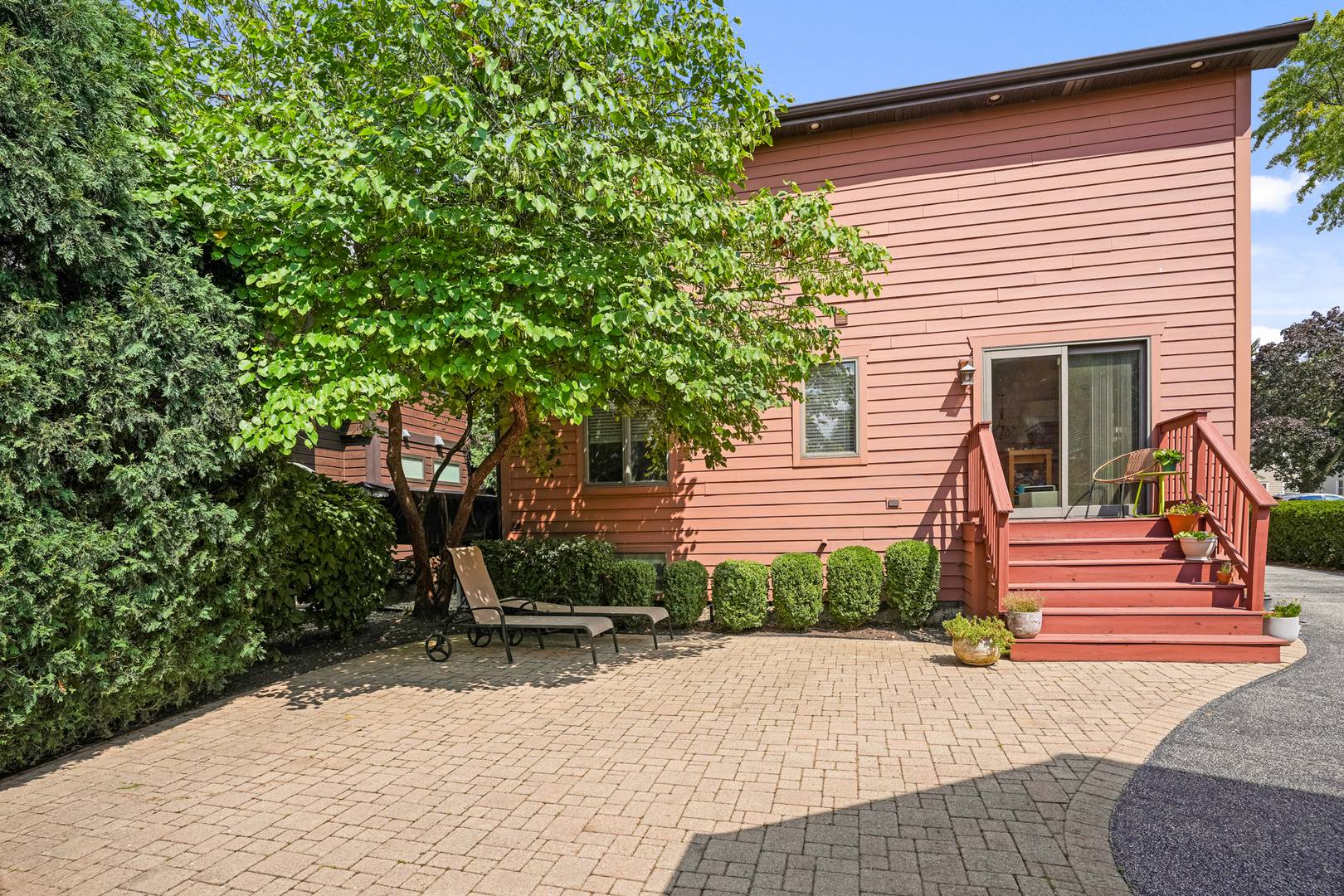 424 Willow Street Itasca, IL 60143 - Photo 32 of 47 a view of house with backyard and chair