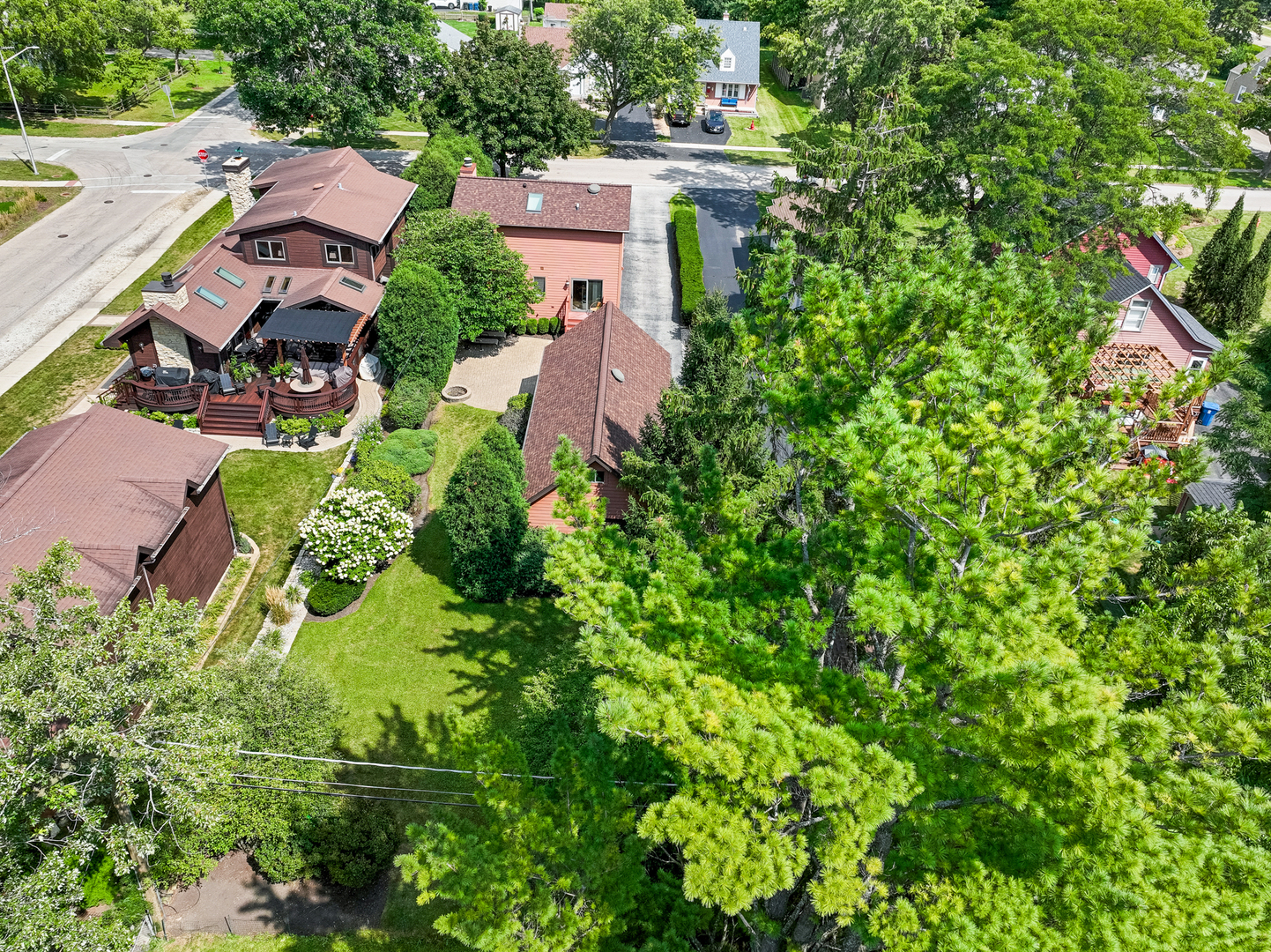 424 Willow Street Itasca, IL 60143 - Photo 38 of 47 an aerial view of a house with a yard and outdoor seating