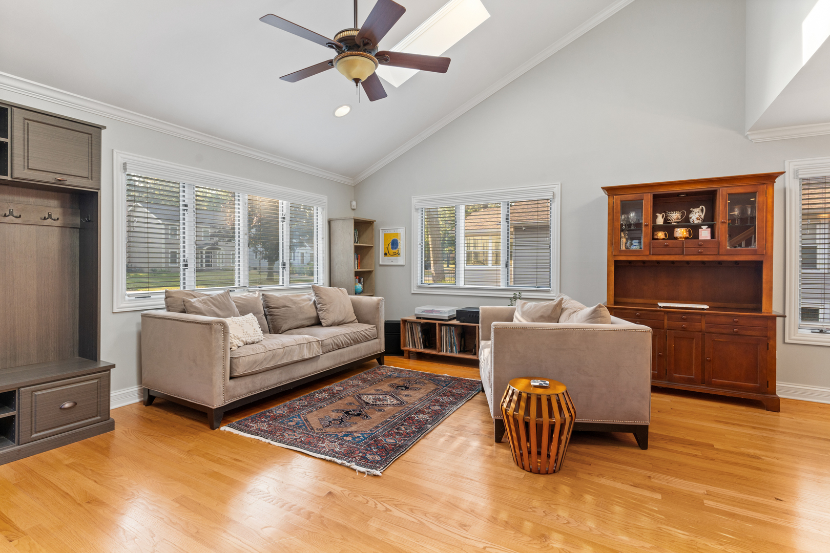 424 Willow Street Itasca, IL 60143 - Photo 6 of 47 a living room with furniture and a flat screen tv