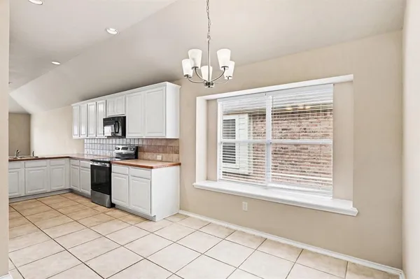 $305,000 | 633 Horn Street, Crowley, TX 76036