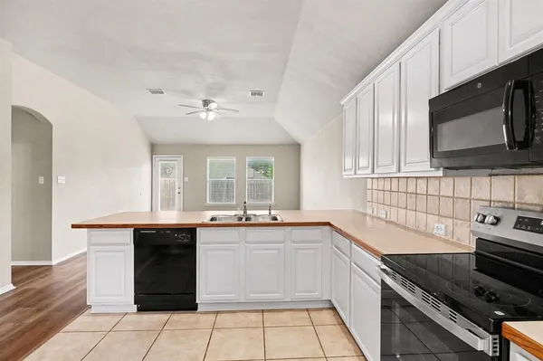 $305,000 | 633 Horn Street, Crowley, TX 76036