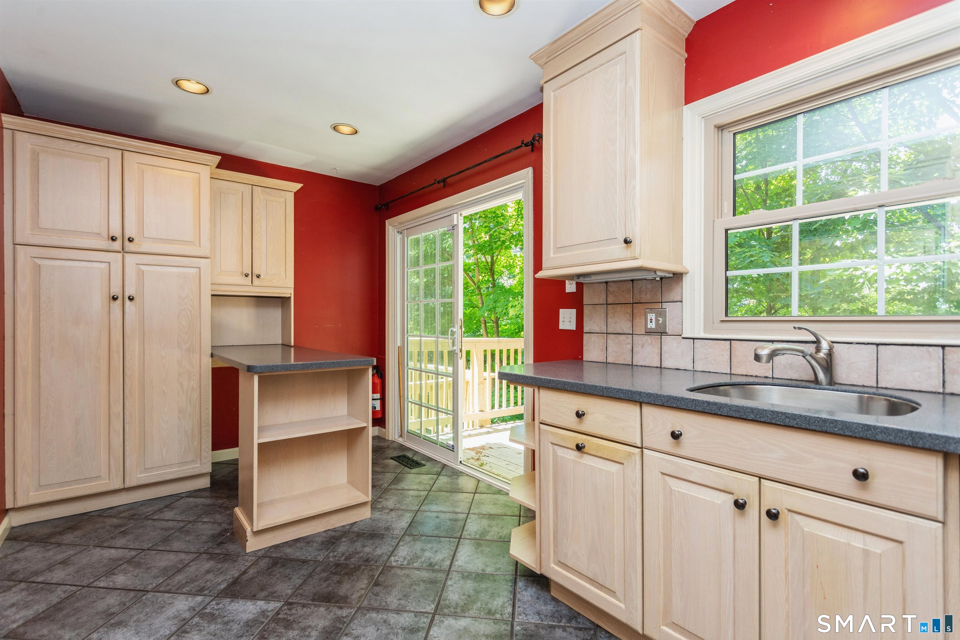 3 Valley View Road, Unit 24 Norwalk, CT 06851 - Photo 6 of 37