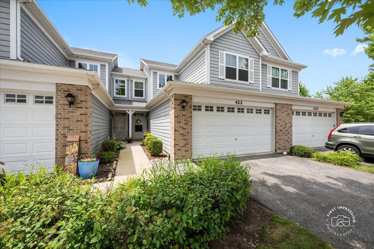 422 Acushnet Street Elgin, IL 60124 - Photo 1 of 18