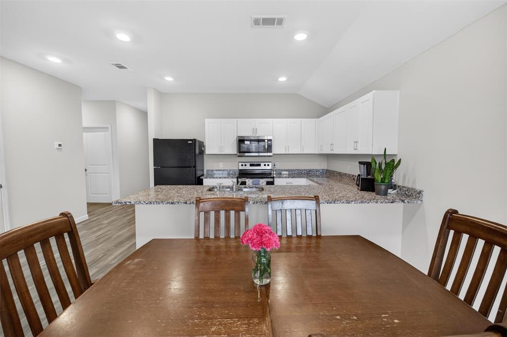 901 East 3rd Street Springtown, TX 76082 - Photo 13 of 38
