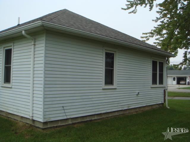841 East Monroe Street Decatur, IN 46733 - Photo 3 of 13