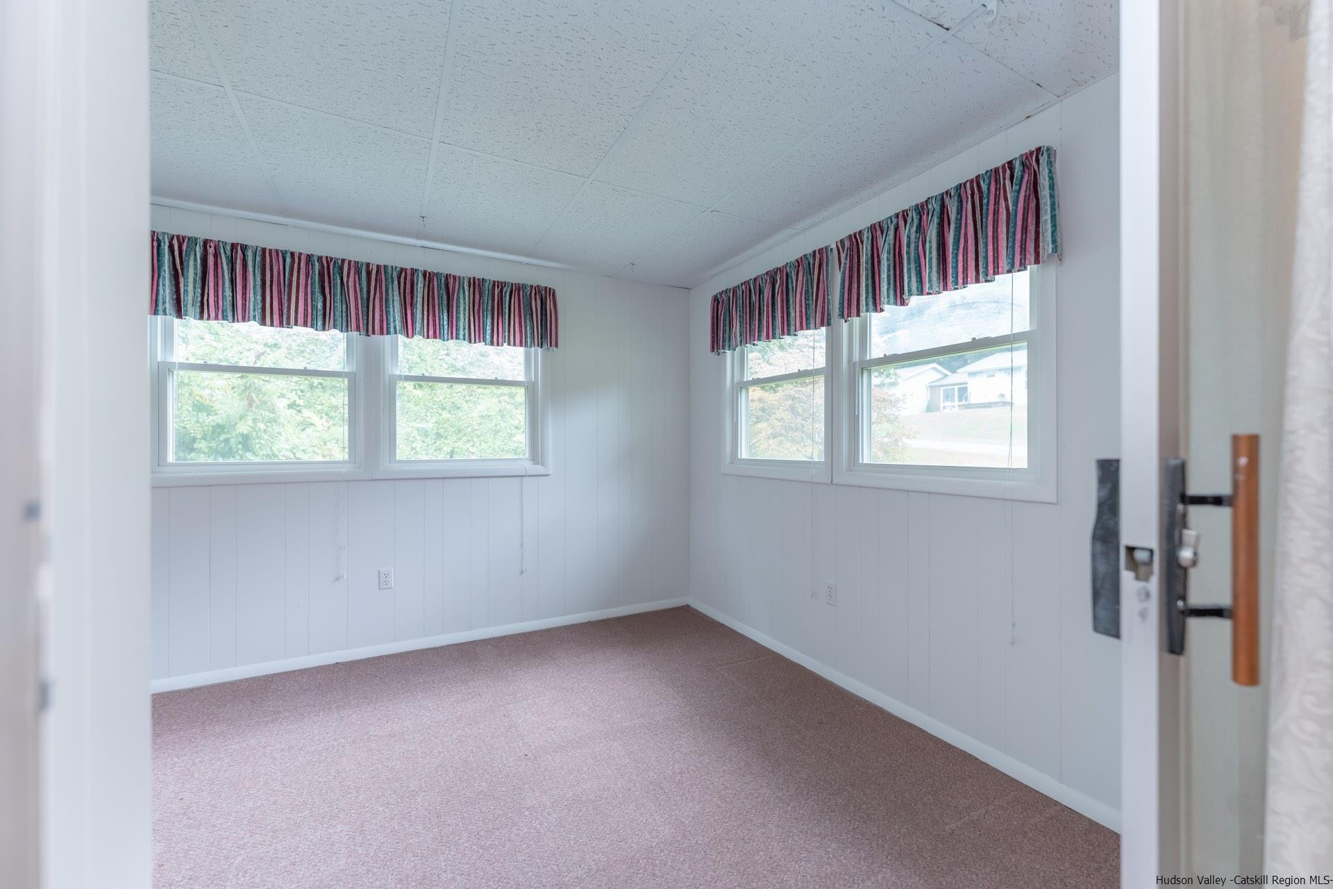 2 Magic Drive Kingston, NY 12401 - Photo 14 of 27 an empty room with windows