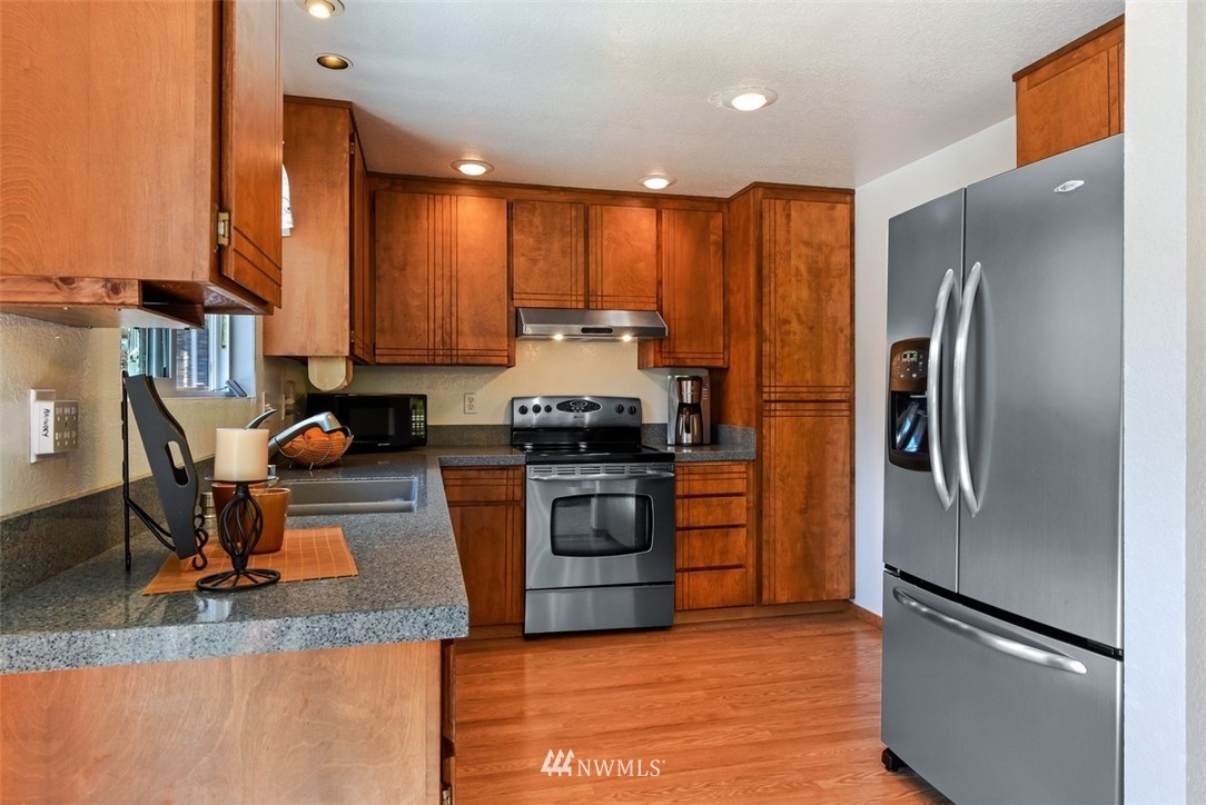 1304 183rd Street Southeast Bothell, WA 98012 - Photo 4 of 16