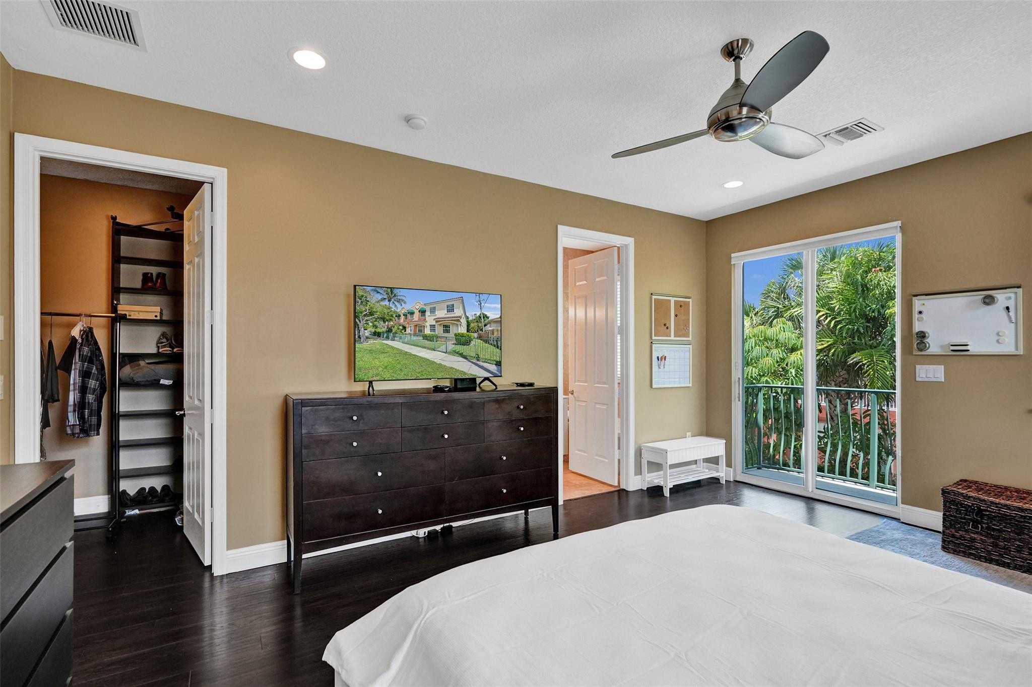 816 South Riverside Drive, Unit 816 Pompano Beach, FL 33062 - Photo 6 of 15 Photo 6