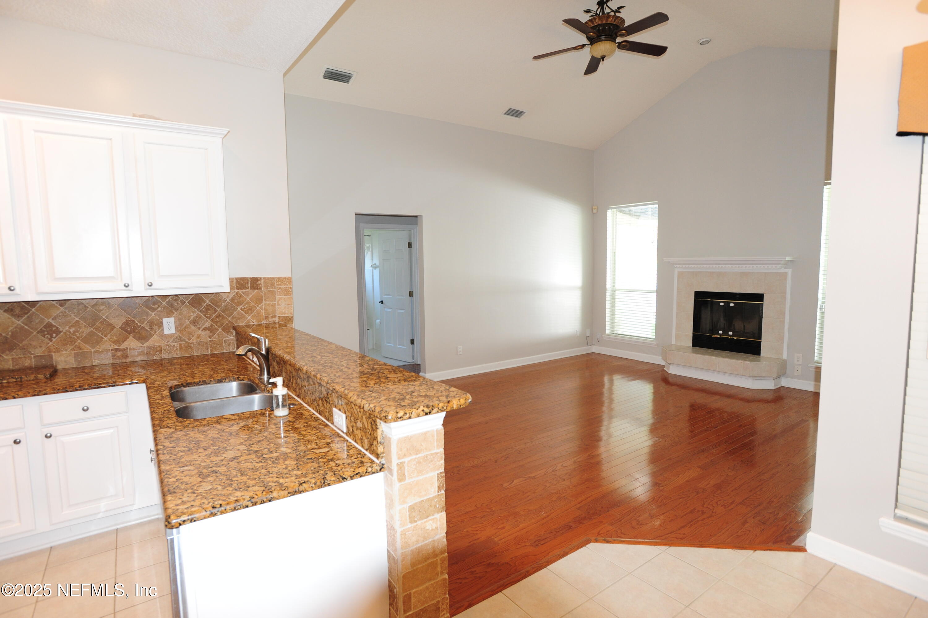 9108 Timberlin Lake Road Jacksonville, FL 32256 - Photo 12 of 37 D7B_3518