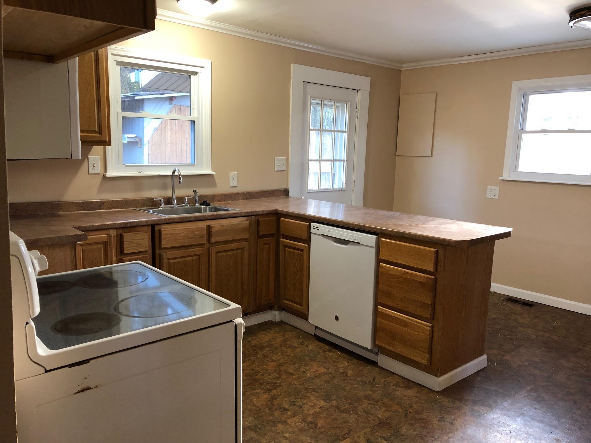 785 Laurel Road Clinton, TN 37716 - Photo 8 of 36 Kitchen