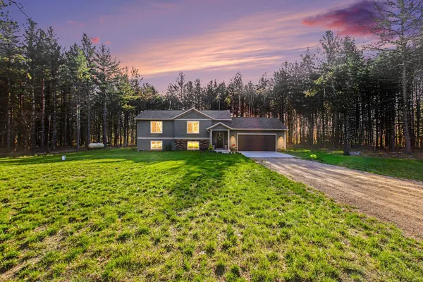 $432,500 | 1671 Pineland Path, Allegan, MI 49010