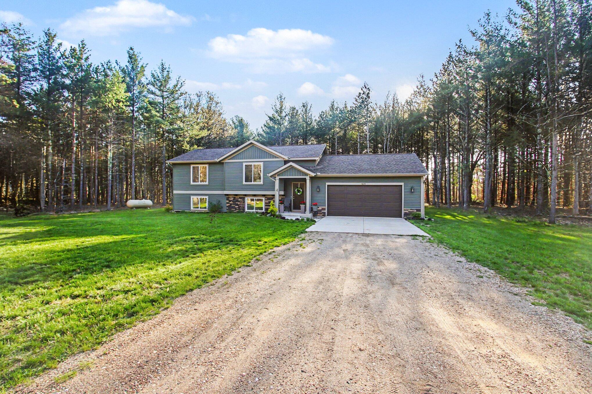 1671 Pineland Path Allegan, MI 49010 - Photo 2 of 33 file_2169
