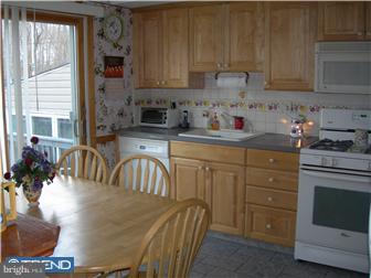 833 Densmore Road Philadelphia, PA 19116 - Photo 4 of 11 Kitchen