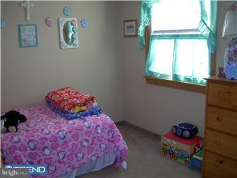 833 Densmore Road Philadelphia, PA 19116 - Photo 10 of 11 Bedroom 3