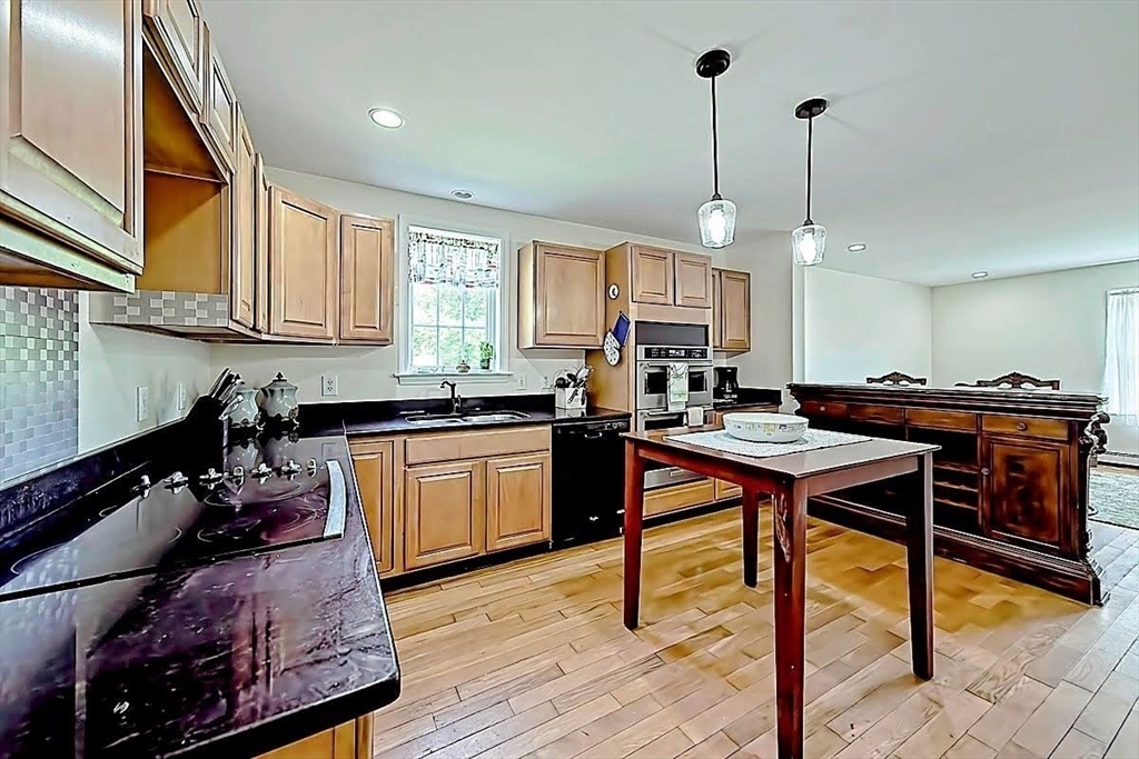 46 Broad Street Rehoboth, MA 02769 - Photo 11 of 42