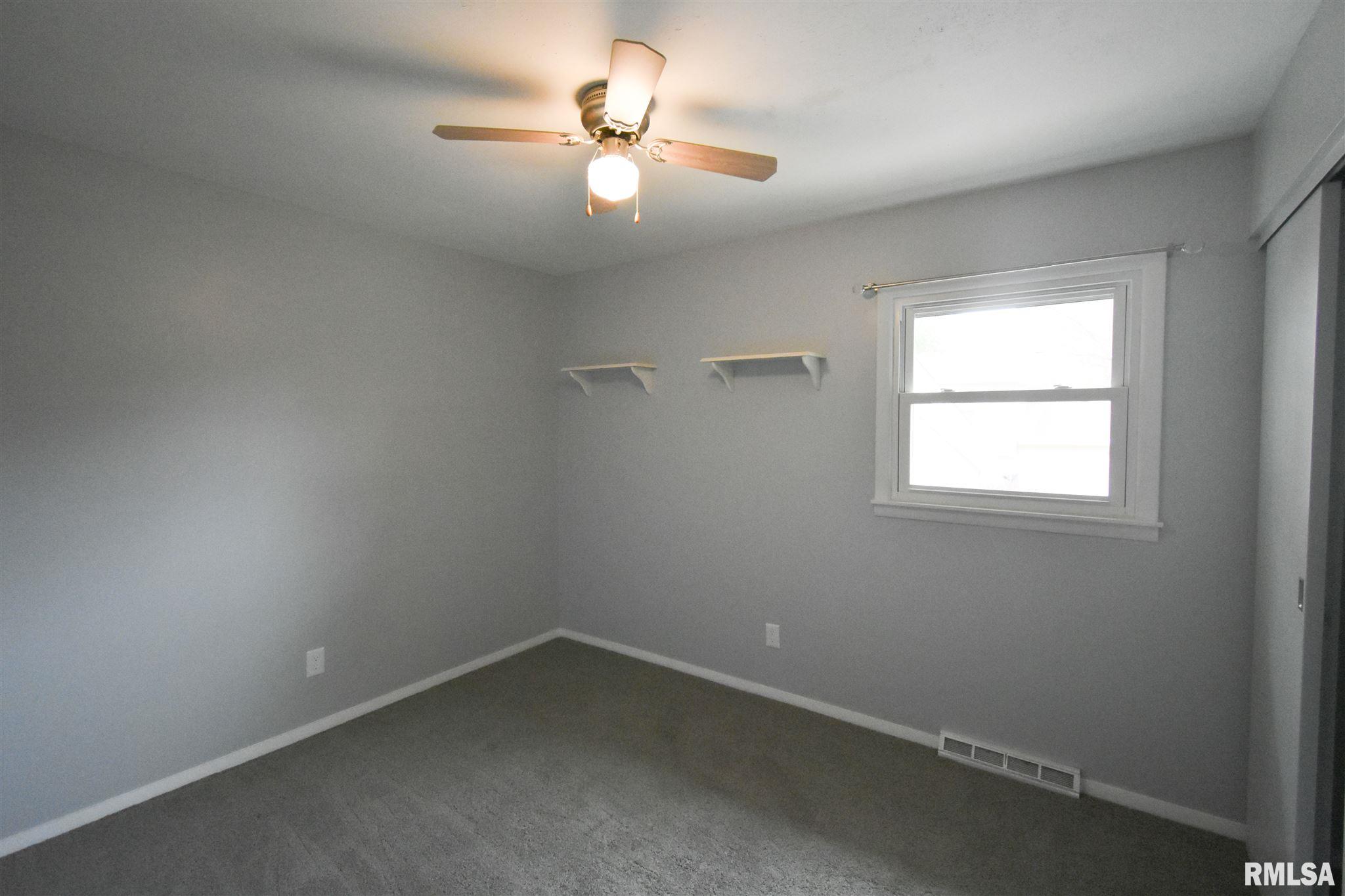 32 Crusaders Road Springfield, IL 62704 - Photo 8 of 25