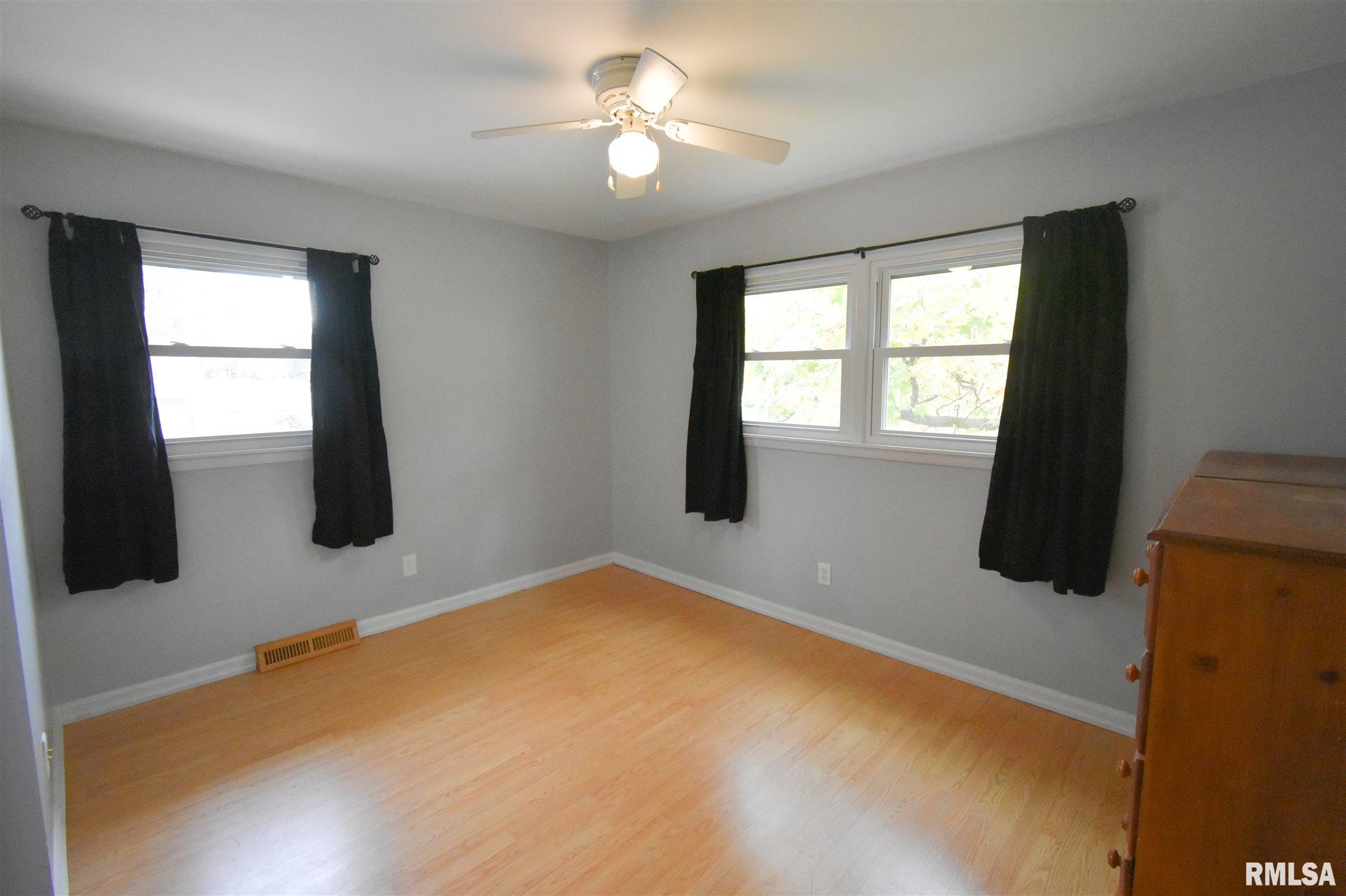 32 Crusaders Road Springfield, IL 62704 - Photo 10 of 25