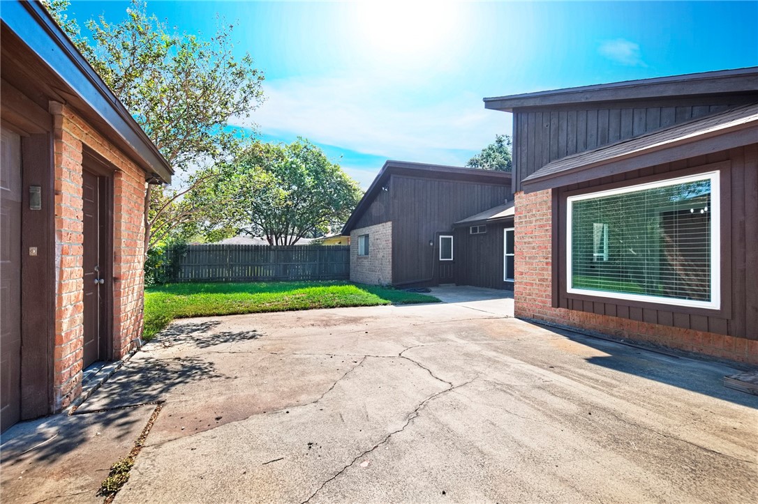 5038 Crestwick Drive Corpus Christi, TX 78413 - Photo 26 of 28 a house with a outdoor space