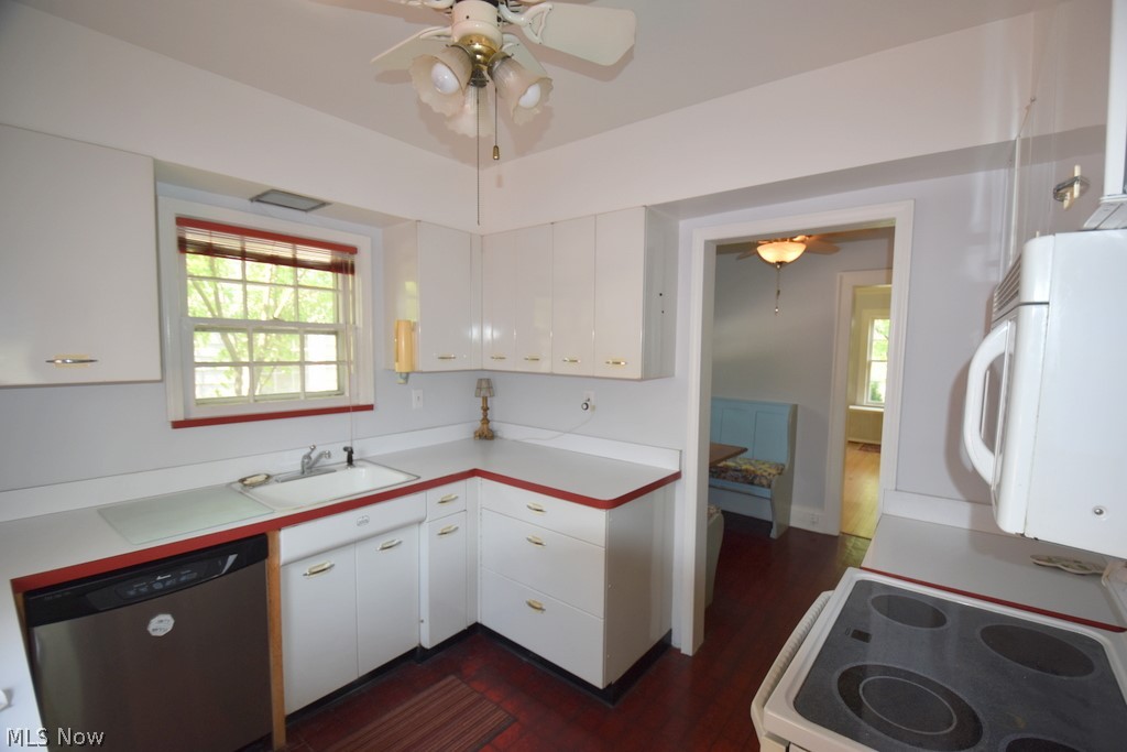 3256 Chadbourne Road Cleveland, OH 44120 - Photo 18 of 33