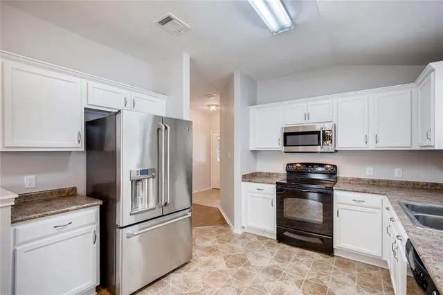 $1,900 | 1408 Portchester Castle Path, Pflugerville, TX 78660