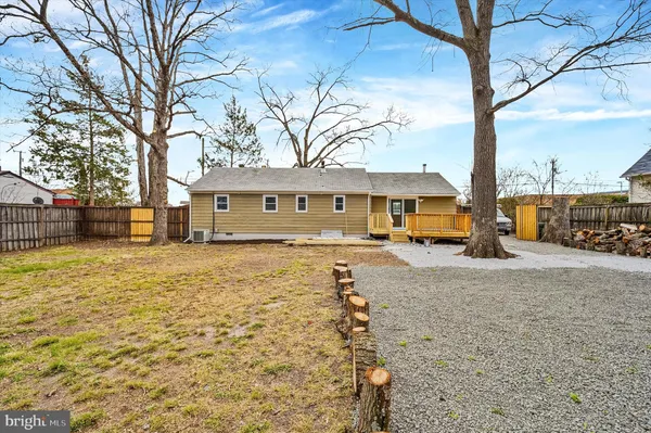 $3,800 | 7120 Beulah Street, Alexandria, VA 22315