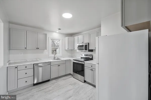 $3,800 | 7120 Beulah Street, Alexandria, VA 22315