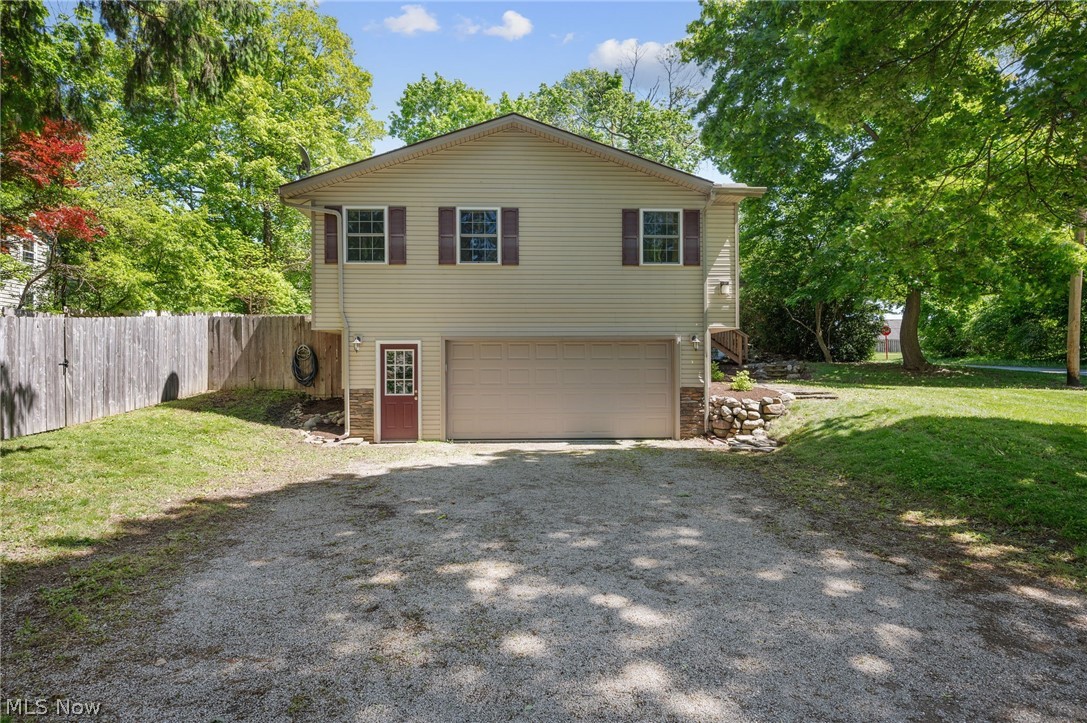 10137 Johnnycake Ridge Road Painesville, OH 44077 - Photo 2 of 50