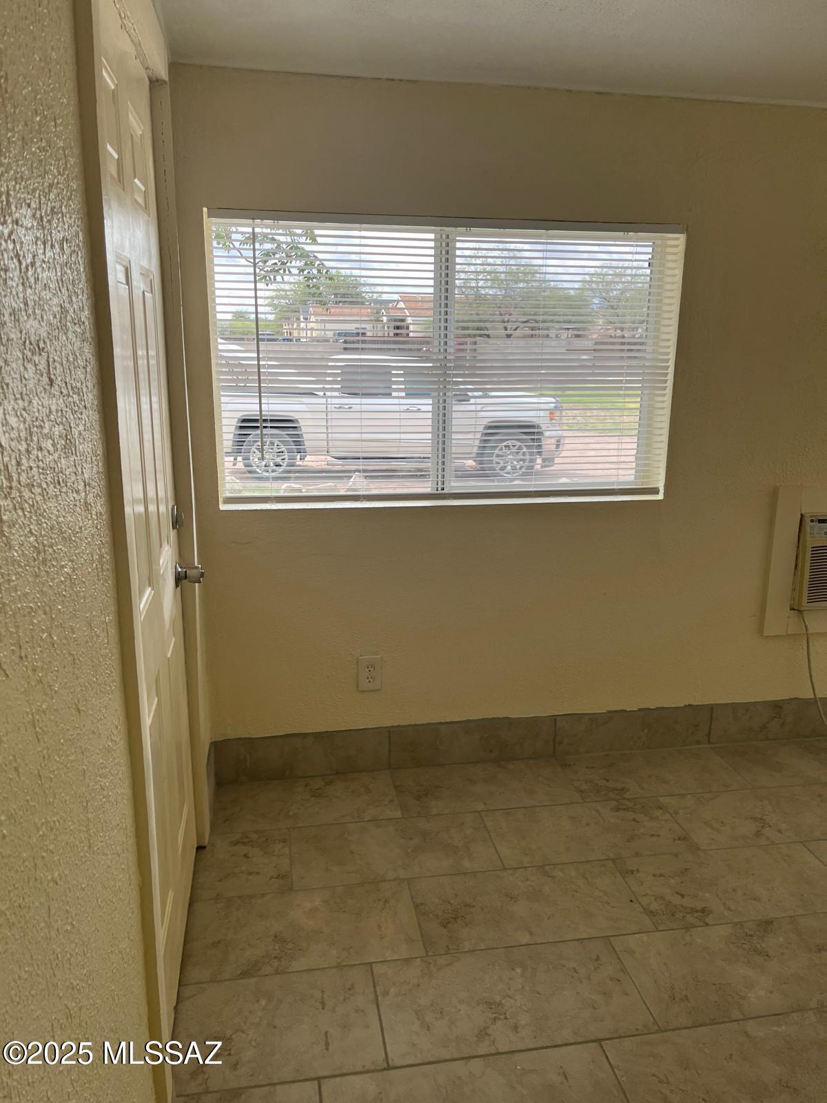 345 East Teton Road, Unit 2 Tucson, AZ 85756 - Photo 15 of 18 PHOTO-2025-11-18-20-28-29_12