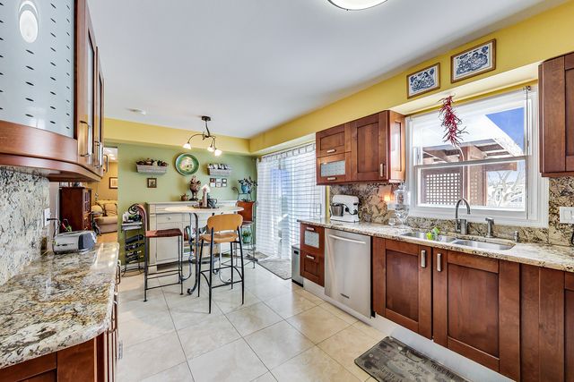 $470,000 | 409 Caren Drive, Buffalo Grove, IL 60089