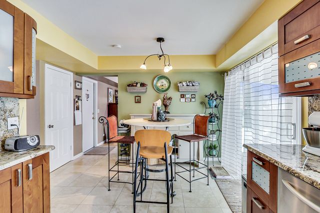 $470,000 | 409 Caren Drive, Buffalo Grove, IL 60089