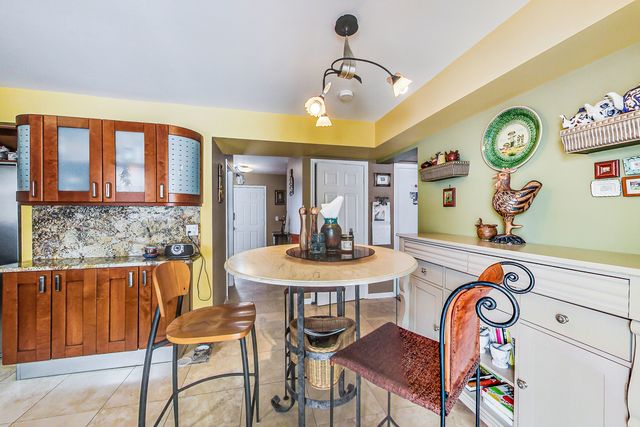 $470,000 | 409 Caren Drive, Buffalo Grove, IL 60089