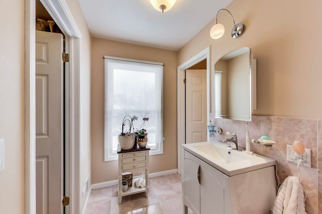 $470,000 | 409 Caren Drive, Buffalo Grove, IL 60089