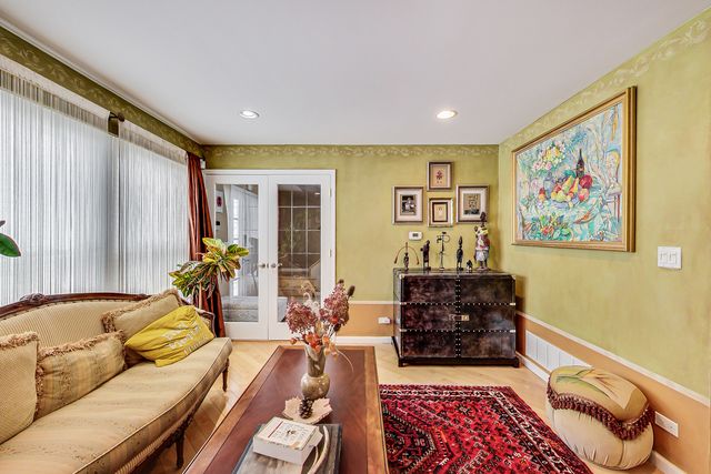 $470,000 | 409 Caren Drive, Buffalo Grove, IL 60089