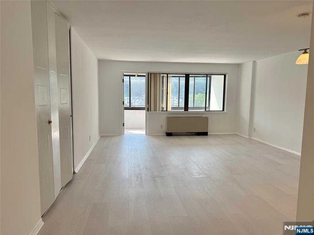 1203 River Road, Unit 14M Edgewater, NJ 07020 - Photo 8 of 22