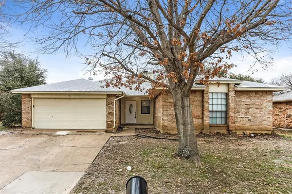 $1,785 | 231 Myrtle Drive, Arlington, TX 76018