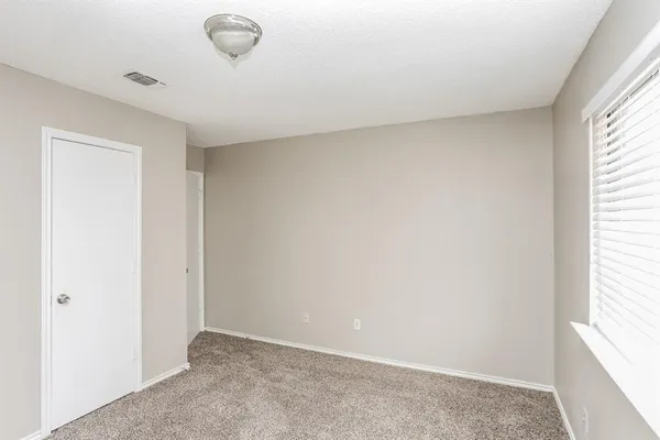 $1,785 | 231 Myrtle Drive, Arlington, TX 76018
